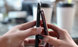Românii care vor să scoată oamenii din online cu o aplicație mobilă