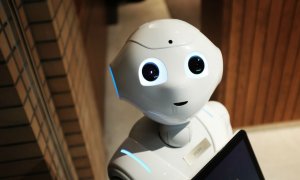Roboții sunt gata să intre în Europa. Ce spun companiile?
