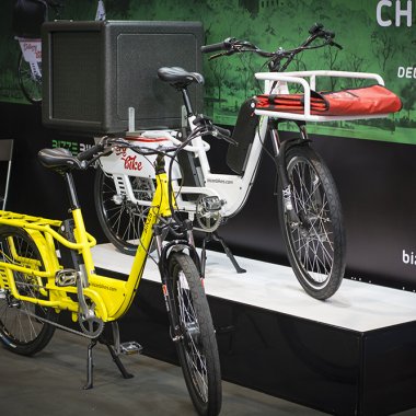 Românii de la BizzeBikes lansează biciclete electrice pentru livrări