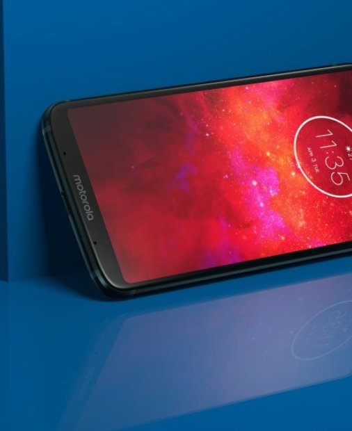 Motorola Moto Z3 Play, disponibil în România cu baterie suplimentară