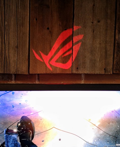 ASUS ROG Swift PG27UQ e un monitor de gaming de 14.000 de lei