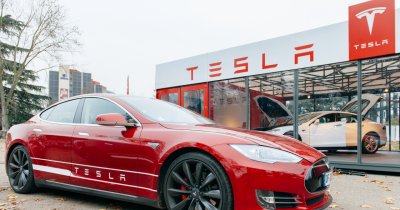 Tesla rămâne pe bursă. Anunțul lui Elon Musk