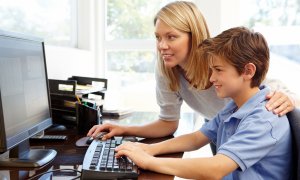 Back to School: cât cheltuiesc părinții pe calculatoarele copiilor