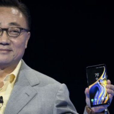 Samsung confirmă că vom vedea primul smartphone pliabil în acest an