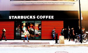 Un investitor a „comandat” acțiuni la Starbucks de 900 milioane dolari