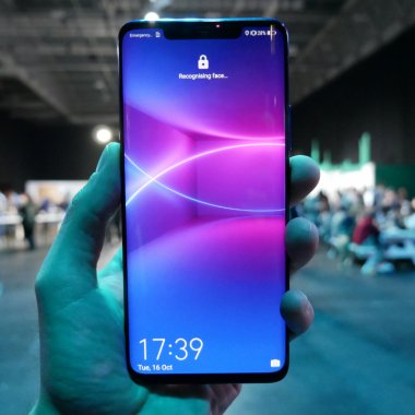 Huawei Mate 20 Pro e superb și are tot ce ți-ai putea dori