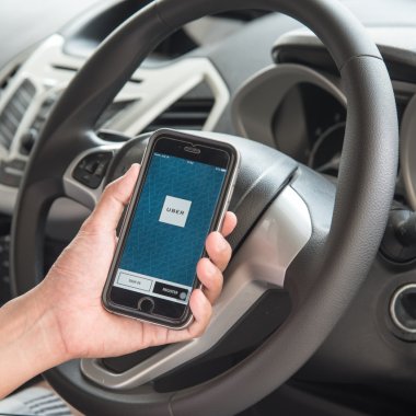 Uber introduce măsuri de siguranță în aplicație