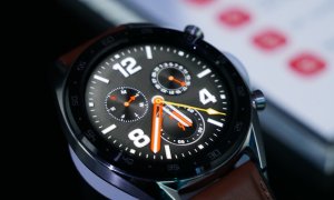 Huawei Watch GT costă puțin, dar rezistă mult
