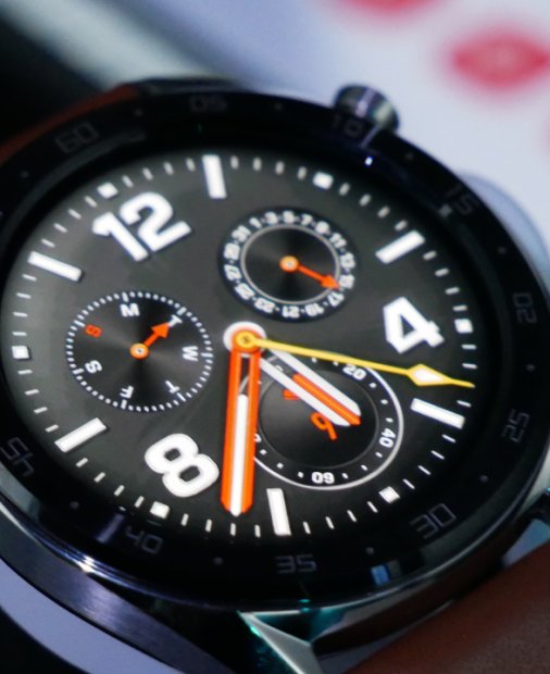 Huawei Watch GT costă puțin, dar rezistă mult