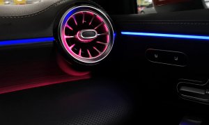 Cum poate schimba lumina interioară atmosfera într-o mașină