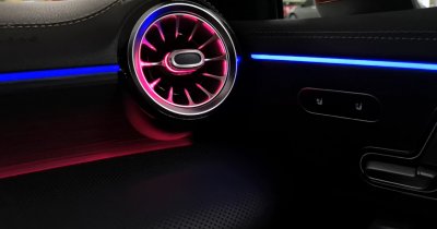 Cum poate schimba lumina interioară atmosfera într-o mașină