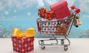 Cât cheltuiesc românii pe cadouri de Crăciun și care sunt preferințele
