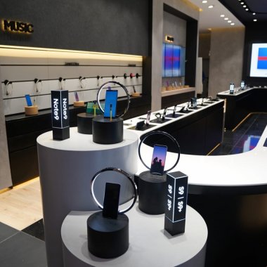 Samsung relansează magazinul care se adaptează în timp real la client