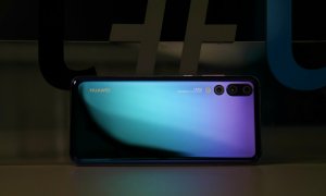 MWC 2019: Huawei își prezintă oficial telefonul pliabil 5G