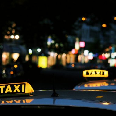 Uber sau Taxi? 21 de idei despre cum ar putea lucra împreună