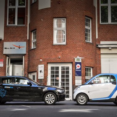 BMW și Daimler, alianță istorică pentru a lupta cu Uber sau Taxify