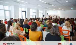 BizTool oferă 2 invitații la Women of Romania pentru femei puternice