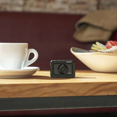 Sony lansează camera compactă pe care s-ar putea s-o pierzi în buzunar