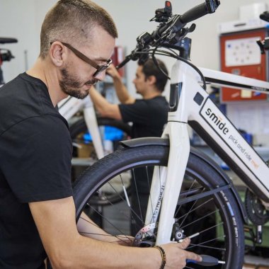 Startup de biciclete cofondat de un român, finanțat cu 20 mil. $