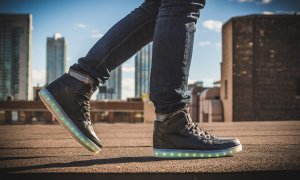 Businessman în teniși: reduceri la sneakers pentru cei mereu activi