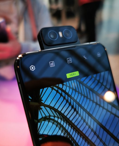 ASUS ZenFone 6, lansat oficial: cameră flip, performanțe mari, preț mic