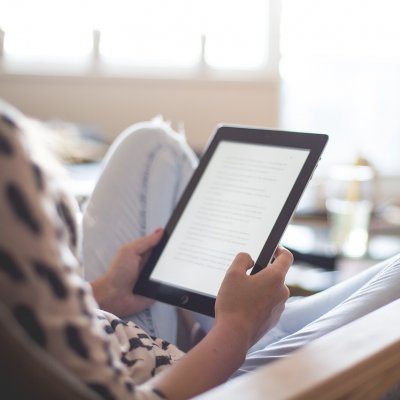 Reduceri de vară la eBook-uri: bibliotecă mare, într-un dispozitiv mic