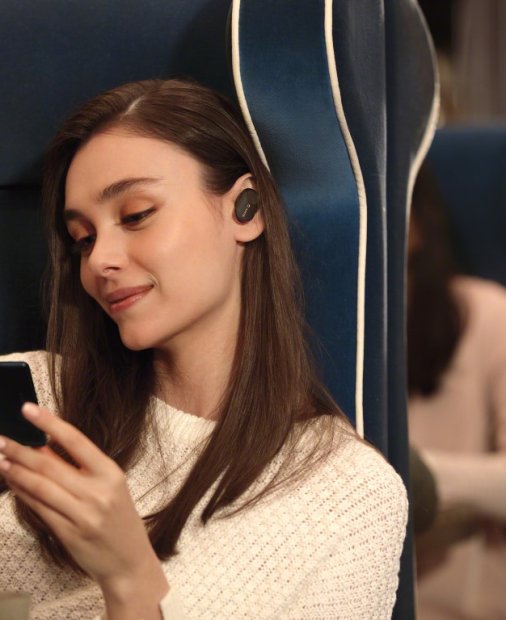 Sony lansează căștile mici, dar cu Noise Cancelling performant