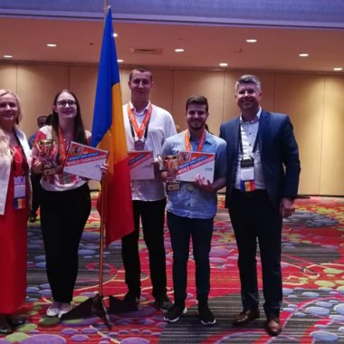 Elevii români, cei mai buni din lume la utilizarea Microsoft Office