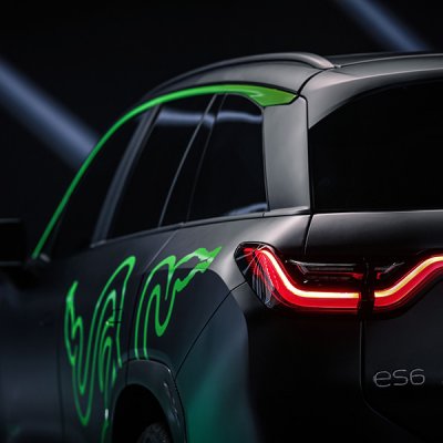 Experiență de gaming într-o mașină electrică: parteneriat Razer și NIO