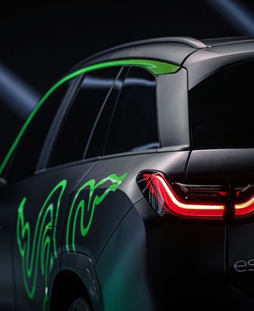 Experiență de gaming într-o mașină electrică: parteneriat Razer și NIO