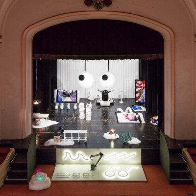 Robotica non-industrială: artiștii învață cum să utilizeze roboți