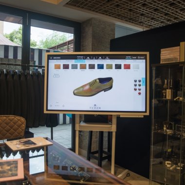 Tudor Tailor: Aplicație 3D să-ți faci pantofii singur&extindere în UE