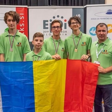 Elevii români au obținut patru medalii la Olimpiada de Informatică