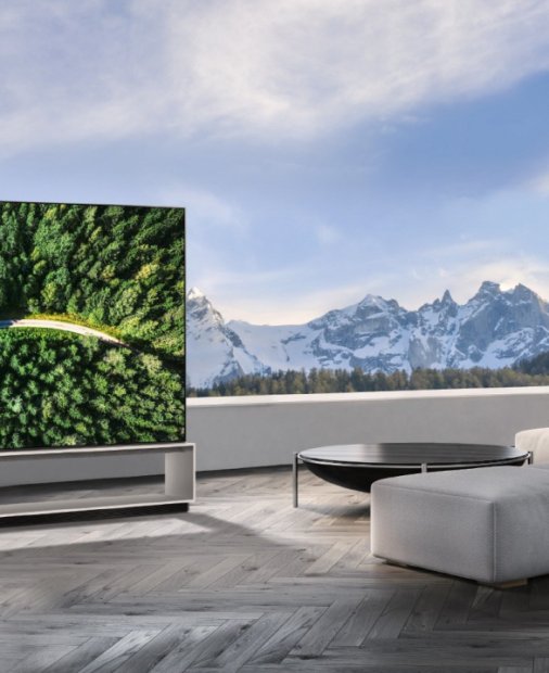 Când o să puteți cumpăra primul TV OLED 8K și cât o să coste