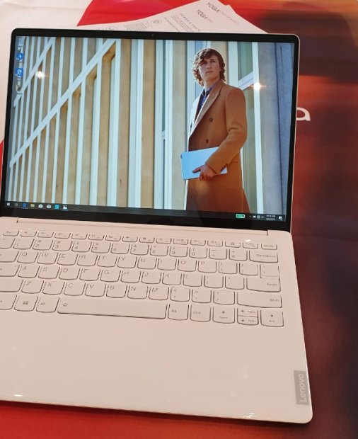 IFA 2019 - Lenovo mizează pe laptopuri cu ecranele cele mai luminoase