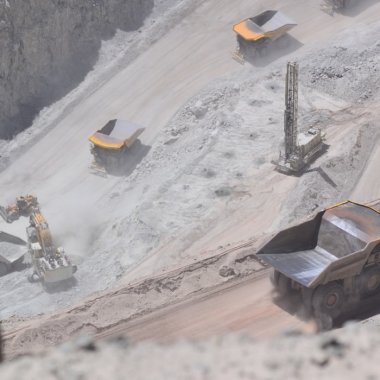 Și ”mineritul” pe net poluează: până la 800 de tone de CO2 pe an