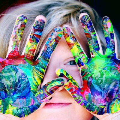 Peste 30% din tinerii generației Z ar vrea să devină antreprenori