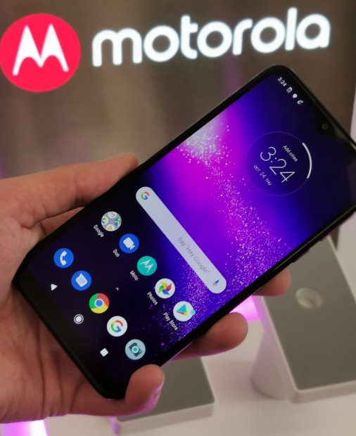 Moto One Macro, lansat în România: Ce poți face cu el