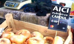 Plătește-ți zarzavatul de la piață cu cardul: POS-uri și la București