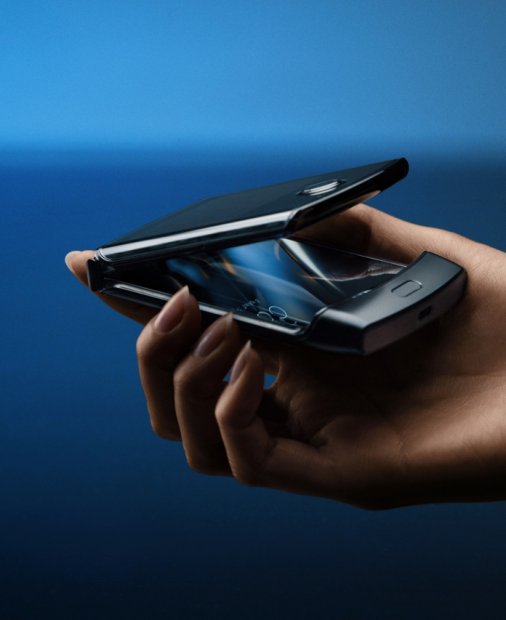 Motorola Razr, lansat oficial: Cel mai "de fiță” telefon cu clapetă