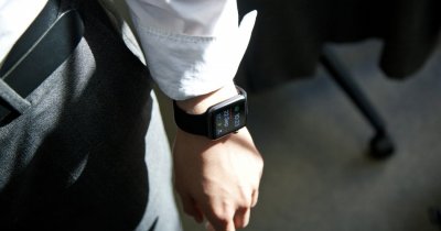eMAG Black Friday: ceasuri smart care-ți eliberează mâinile de telefon