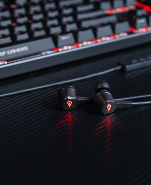Noile căști ASUS ROG Cetra promit gaming fără zgomot pe orice device
