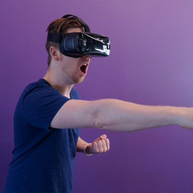 Franciză Univrse - cum poți avea o afacere de realitate virtuală?