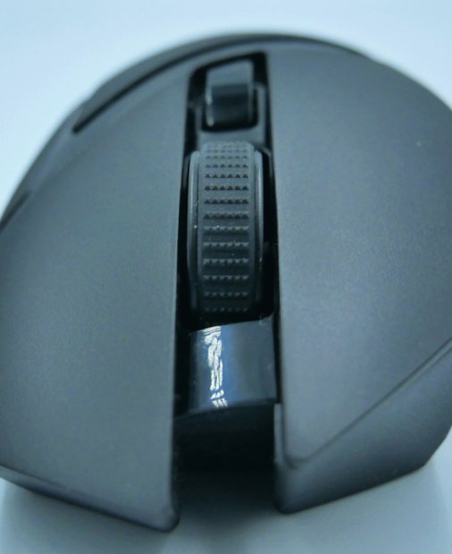 Razer Basilisk X HyperSpeed, un mouse de gaming pentru corporatiști