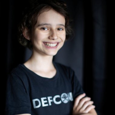 Programator la 12 ani: povești cu hackeri, nu romanțe cu prințese