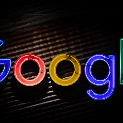 Alphabet, al treilea gigant tech evaluat la 1.000 de miliarde $