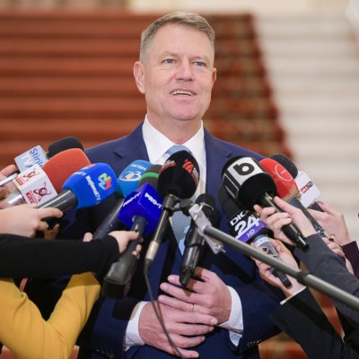 Legea societăților comerciale: Iohannis cere reexaminarea