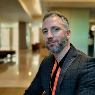 Experimentează cu inteligența artificială pentru a fi pregătit pentru viitor