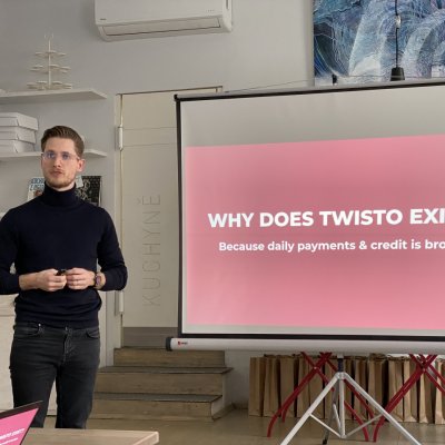 Startup-ul ceh Twisto vine în România. Card de cumpărături & credit în aplicație