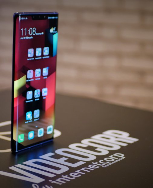 Coronavirus | Huawei extinde automat garanția și ia telefoanele de acasă